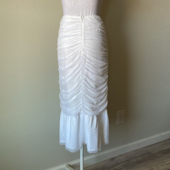 Alamour white ruffle midi skirt size small - Picture 3 of 8